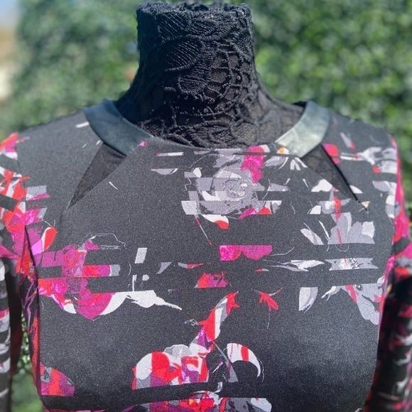 Taylor Black and Pink Floral Dress - Picture 2 of 6